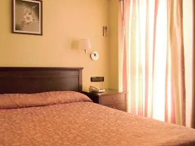 Carlos V Málaga Hotel
