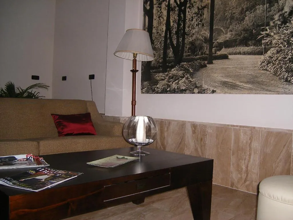 Carlos V Málaga Hotel